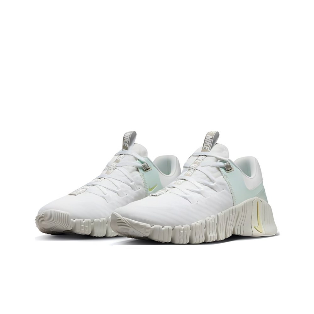 รองเท้าลำลอง Nike Free Metcon  - Nike Shoes Free Metcon 5 บทวิจารณ์และราคา